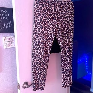Leopard print capri-